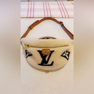 Gorgeous Sherpa Bum Bag